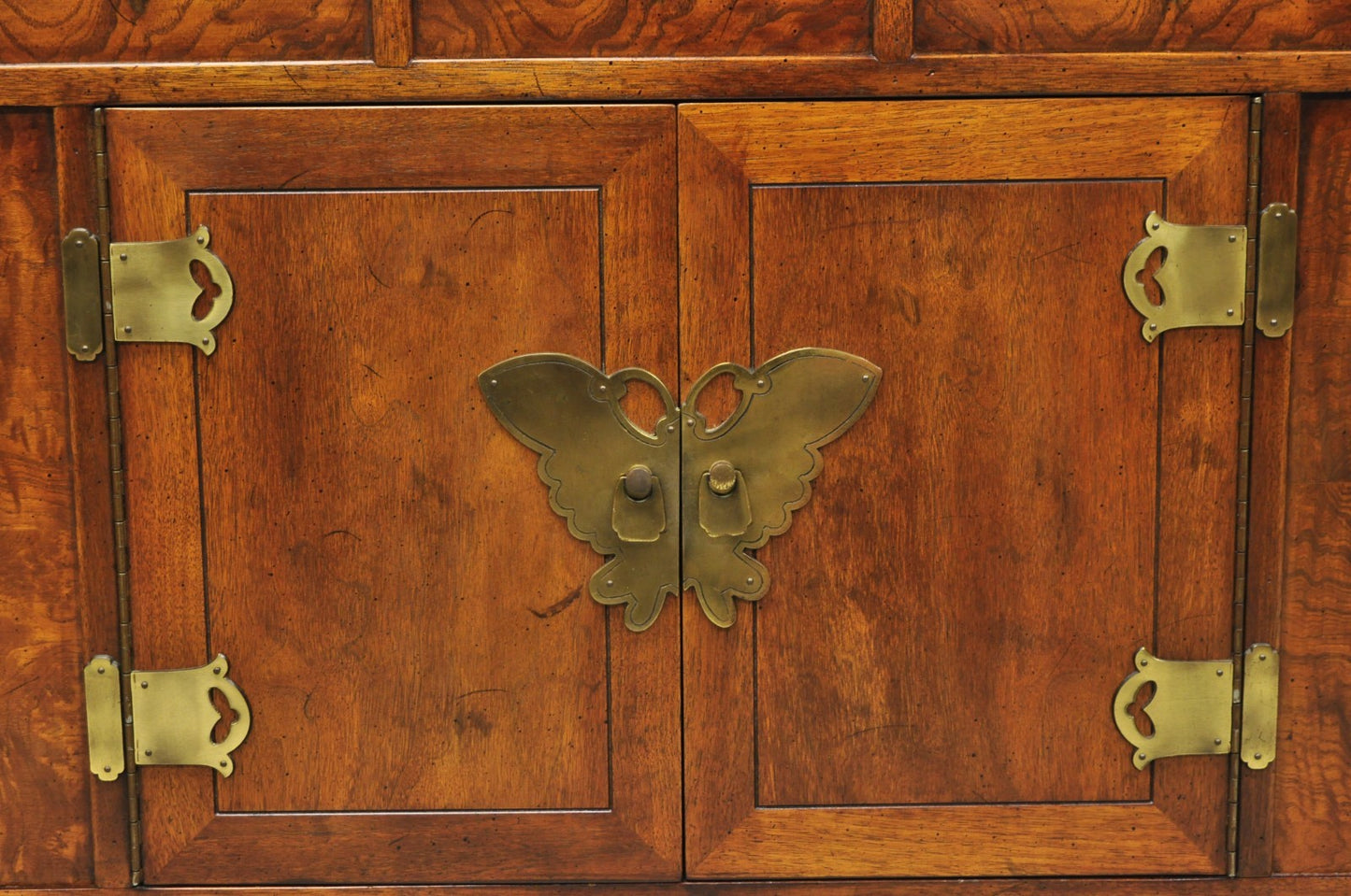 Vintage Henredon Chinoiserie Brass Butterfly Burl Wood Credenza Cabinet Buffet