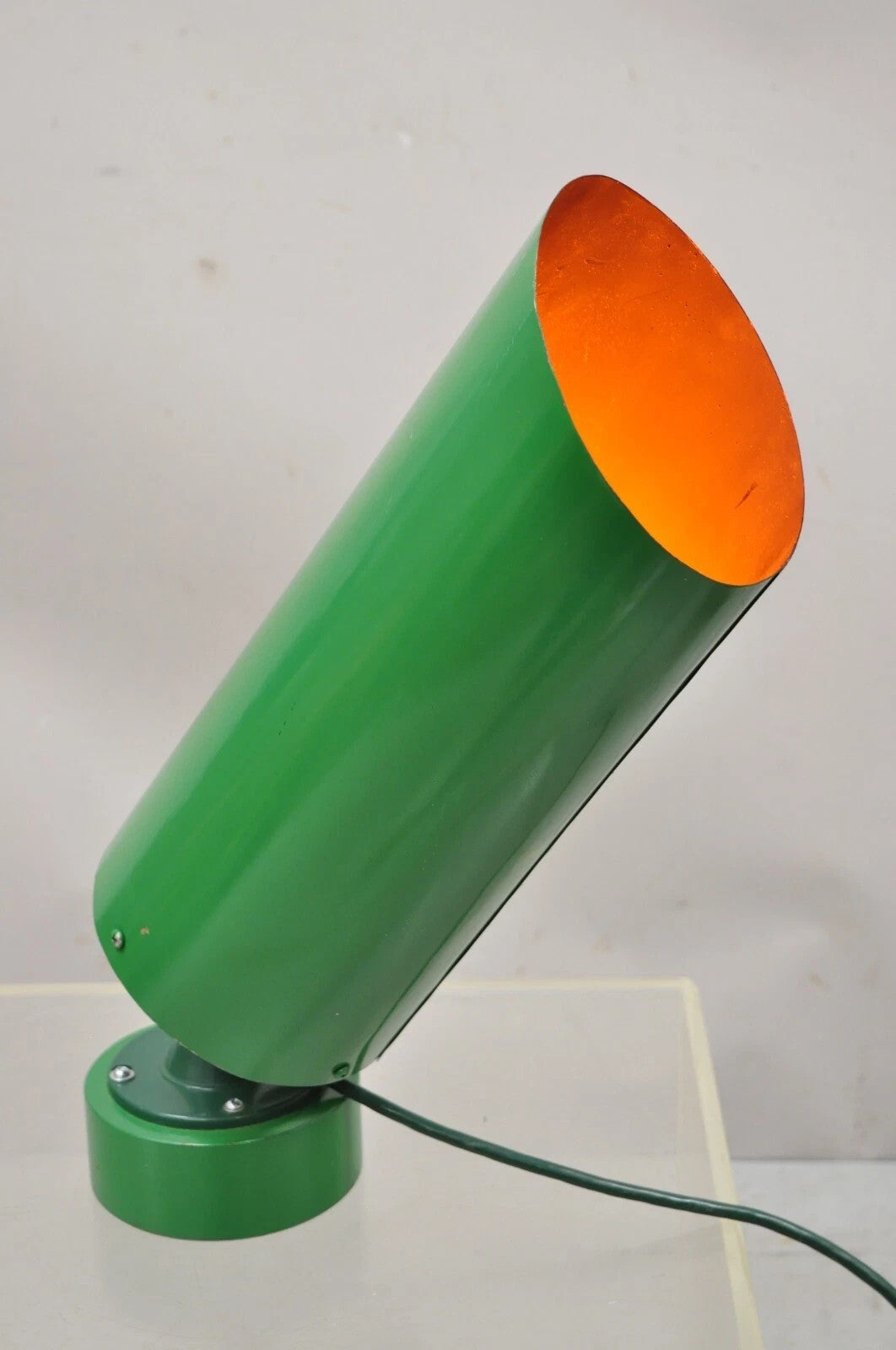 Modern Green Steel Metal Adjustable Theater Production Spot Light Table Lamp
