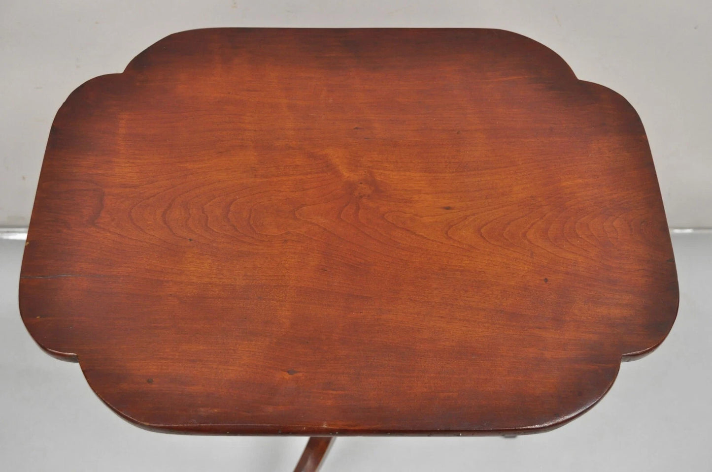 Antique American Sheraton Mahogany Tilt Top Side Tea Table Candle Stand