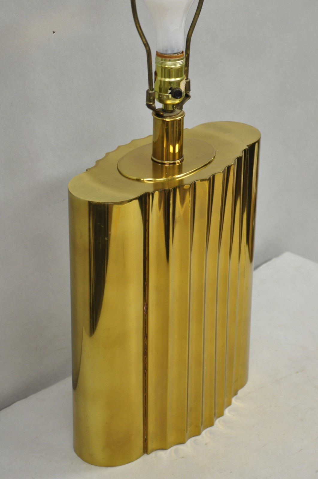 Vintage Paul Hanson MCM Hollywood Regency Burnished Brass Fluted Table Lamp
