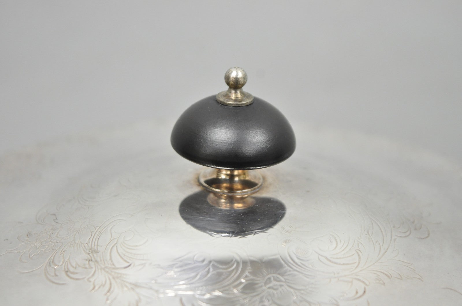 Vintage Webster Wilcox "Rochelle" Silver Plated Round Covered Serving Bowl Dish