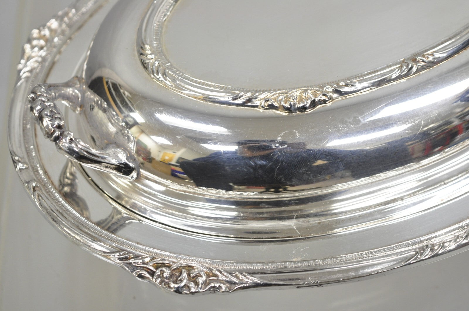 Vintage English Silver Mfg Silver Plated Covered Vegetable Serving Dish On Feet