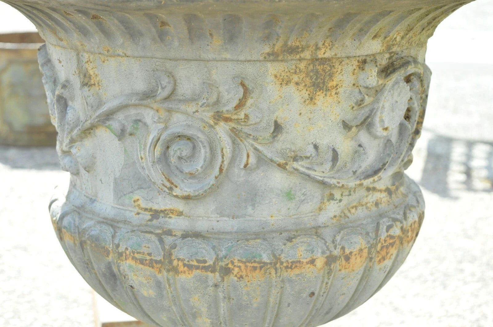 French Classical Style Cast Iron 28" Garden Campana Urn Outdoor Planter Pot