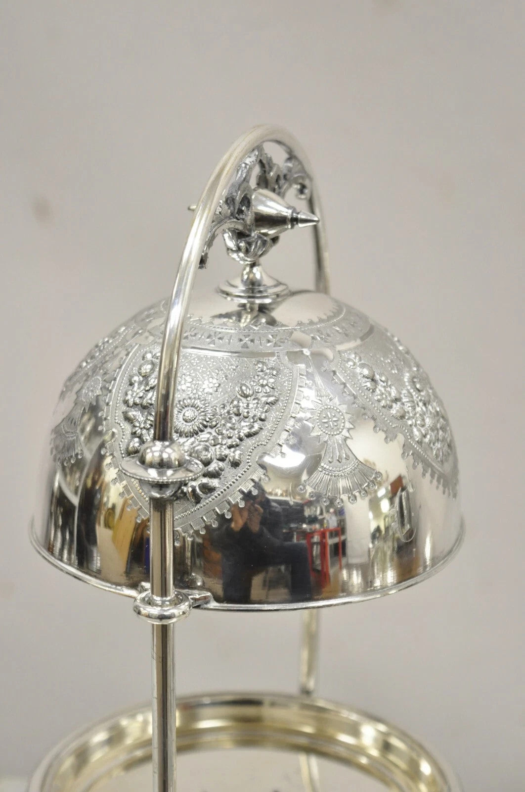 Antique Meriden Co Victorian Silver Plated Round Dome Covered Butler Butter Dish