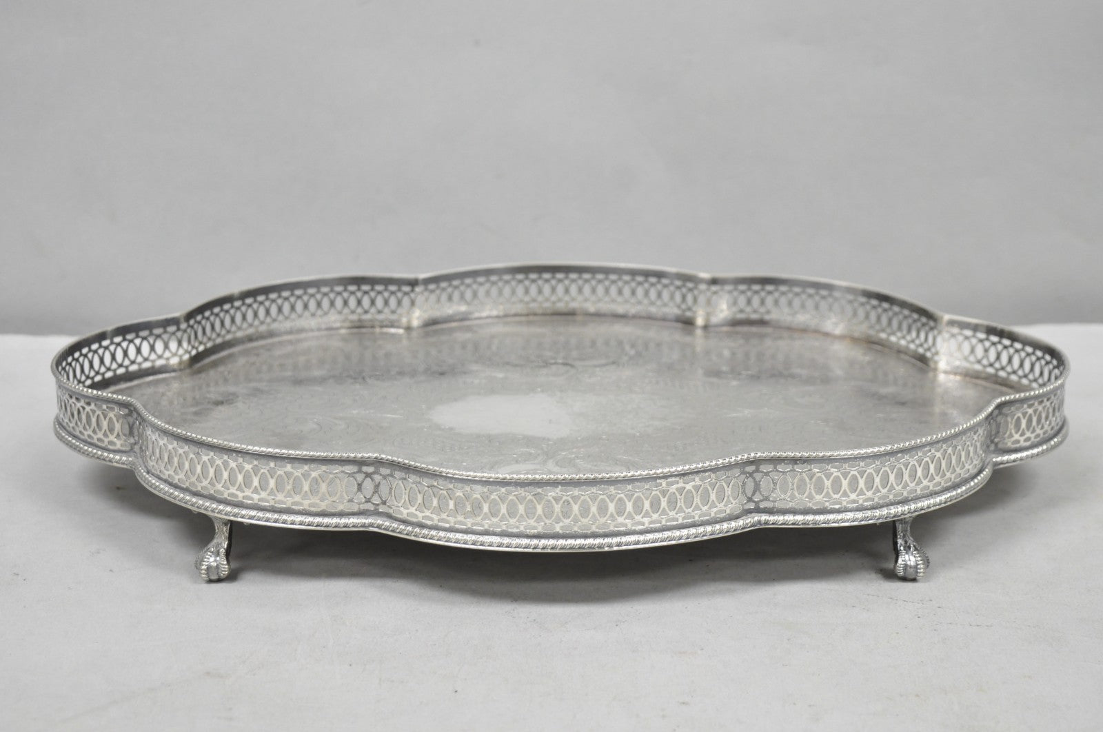 Sheffield England Chippendale Silver Plated Scalloped Serving Platter Bar Tray