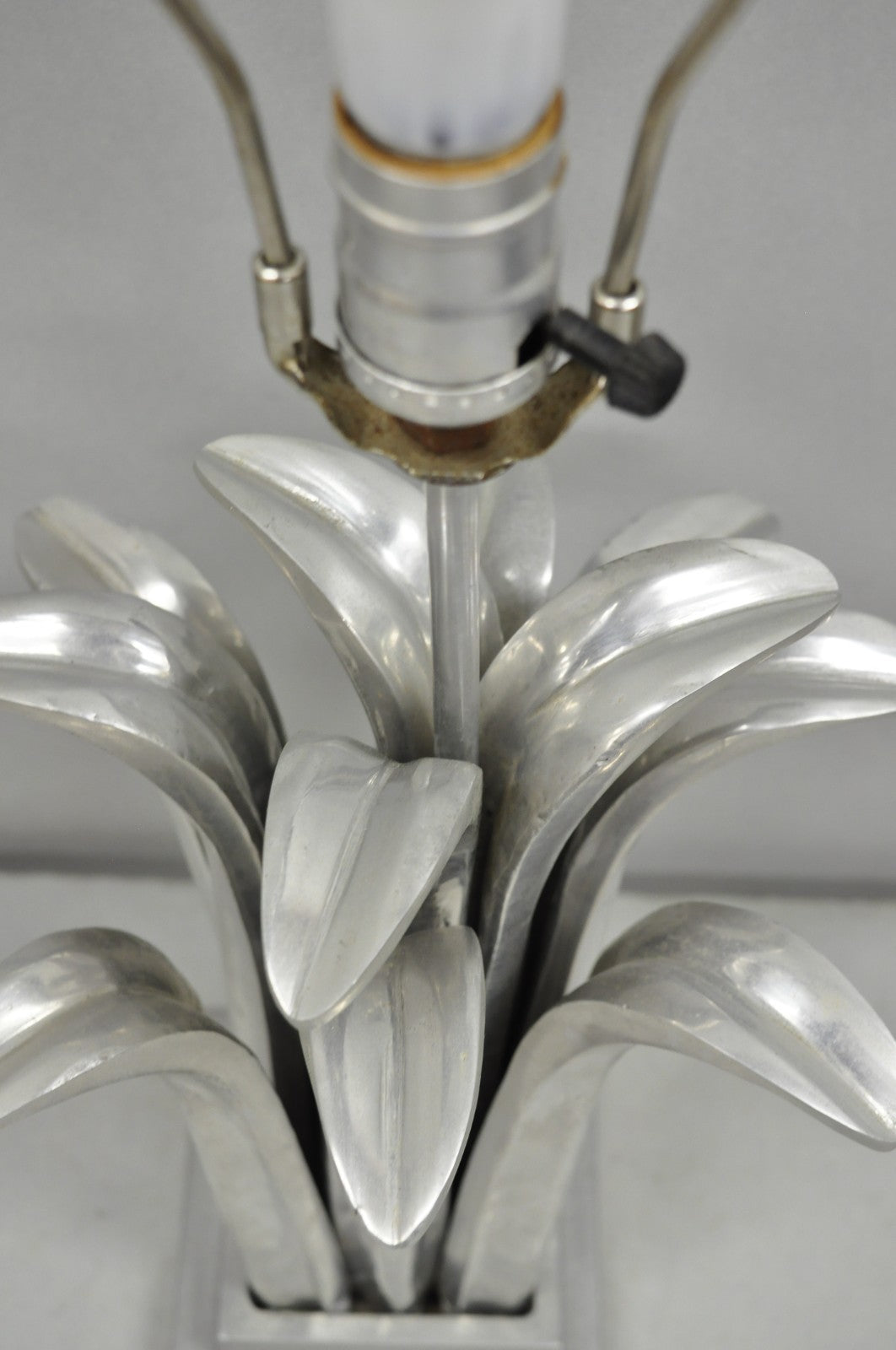 Vintage Mid Century Modern Cast Aluminum Palm Leaf Metal Sculptural Table Lamp