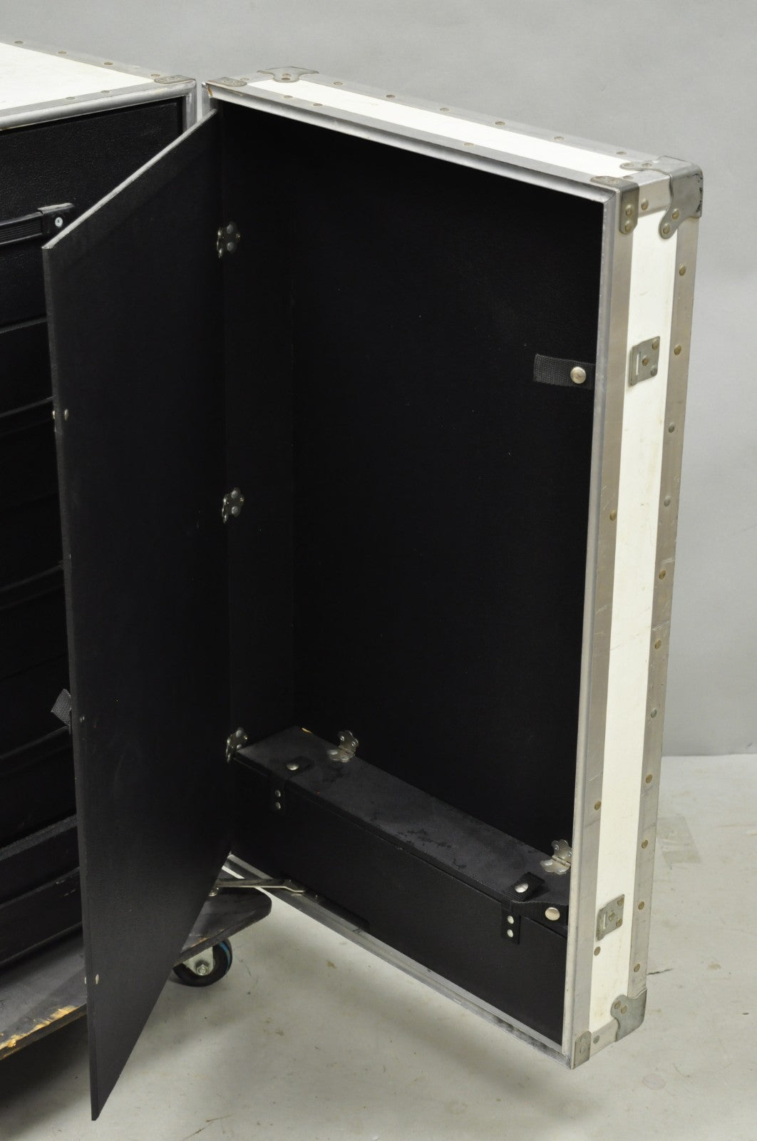 A&J 5 Drawer Road Case AA79-103 Rolling Production Hard Case Storage Trunk