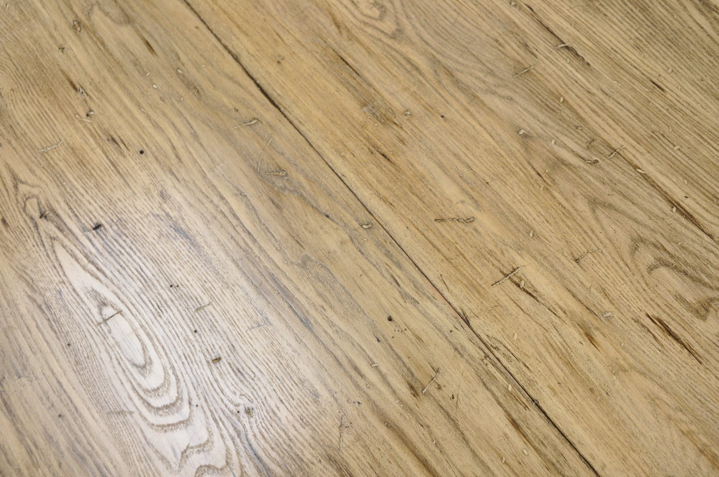 French Country Style Oval Drop Leaf Farmhouse Pine Woodgrain Dining Room Table