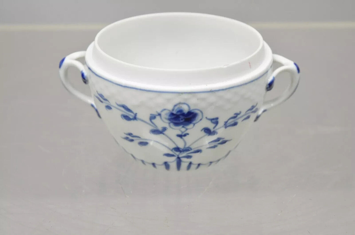 Bing and Grondahl B&G Kjøbenhavn 302 Butterfly Lace Blue Sugar Bowl