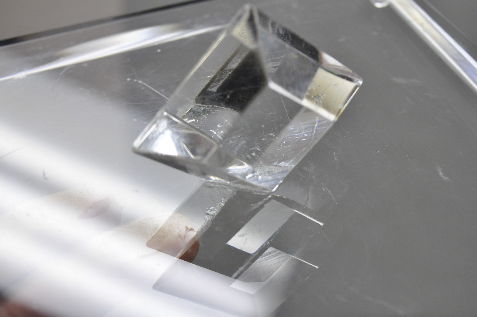 Vintage Mid Century Modern Clear Lucite Acrylic Diamond Handle Ice Bucket