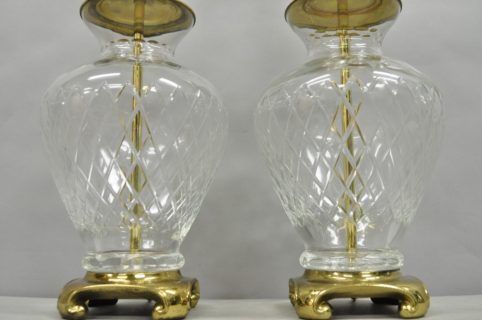 Vintagte Chinoiserie Diamond Crystal Glass Ginger Jar Brass Table Lamps - a Pair