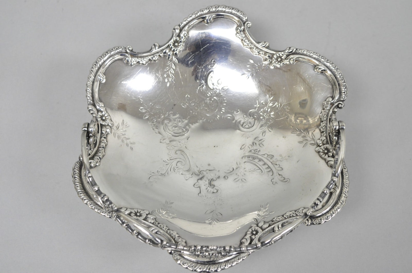 Antique Meriden Silver Plated Floral Repousse Pedestal Brides Wedding Basket
