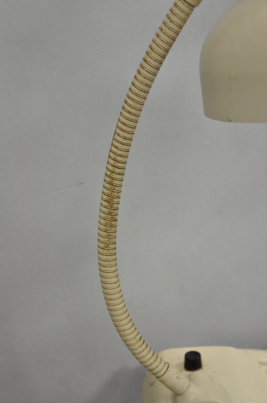 Vintage Acme Lite Beige Mid Century Modern Retro Adjustable Gooseneck Desk Lamp