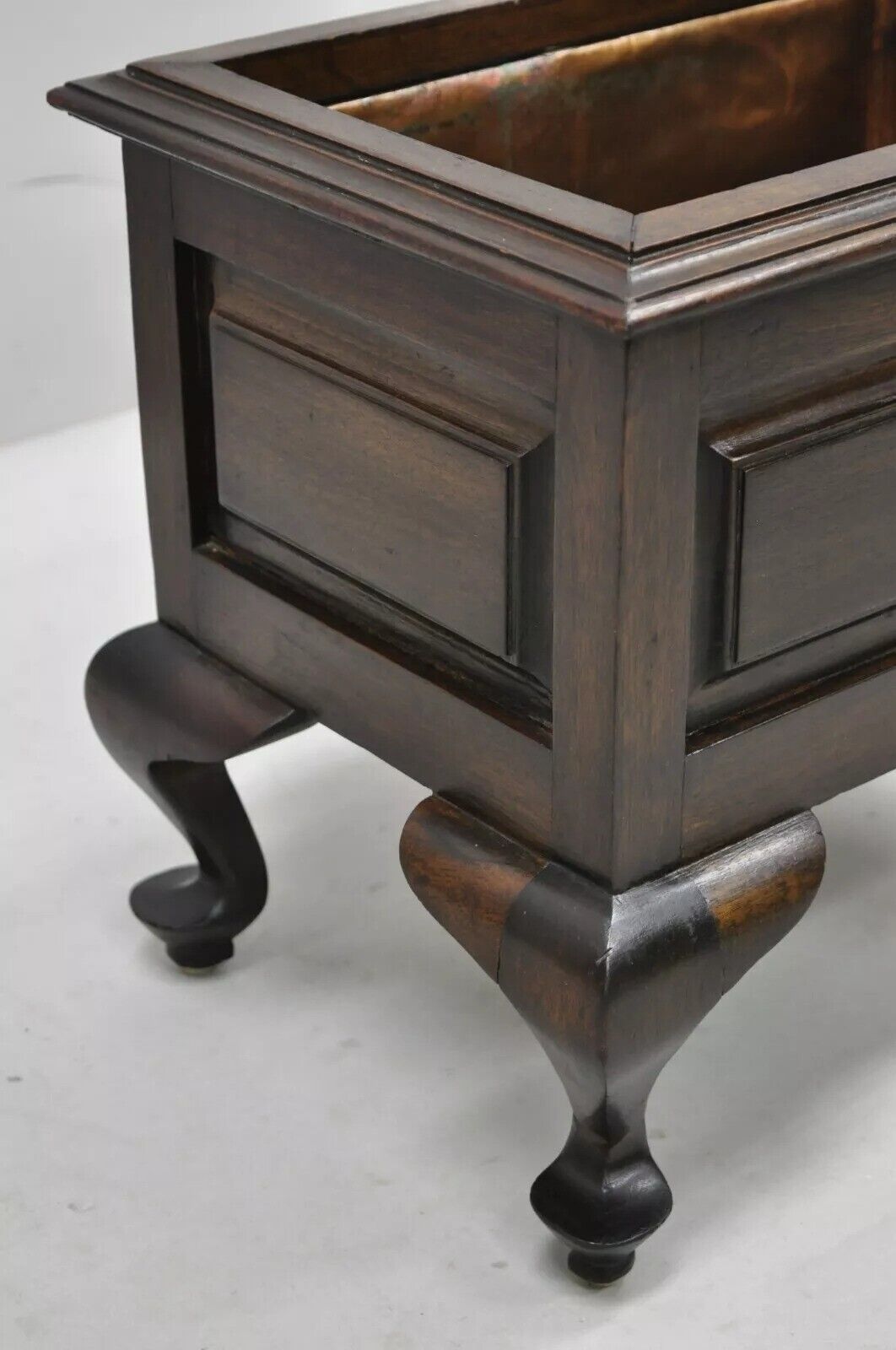 Vintage Mahogany Queen Anne Style Copper Lined Wooden Planter
