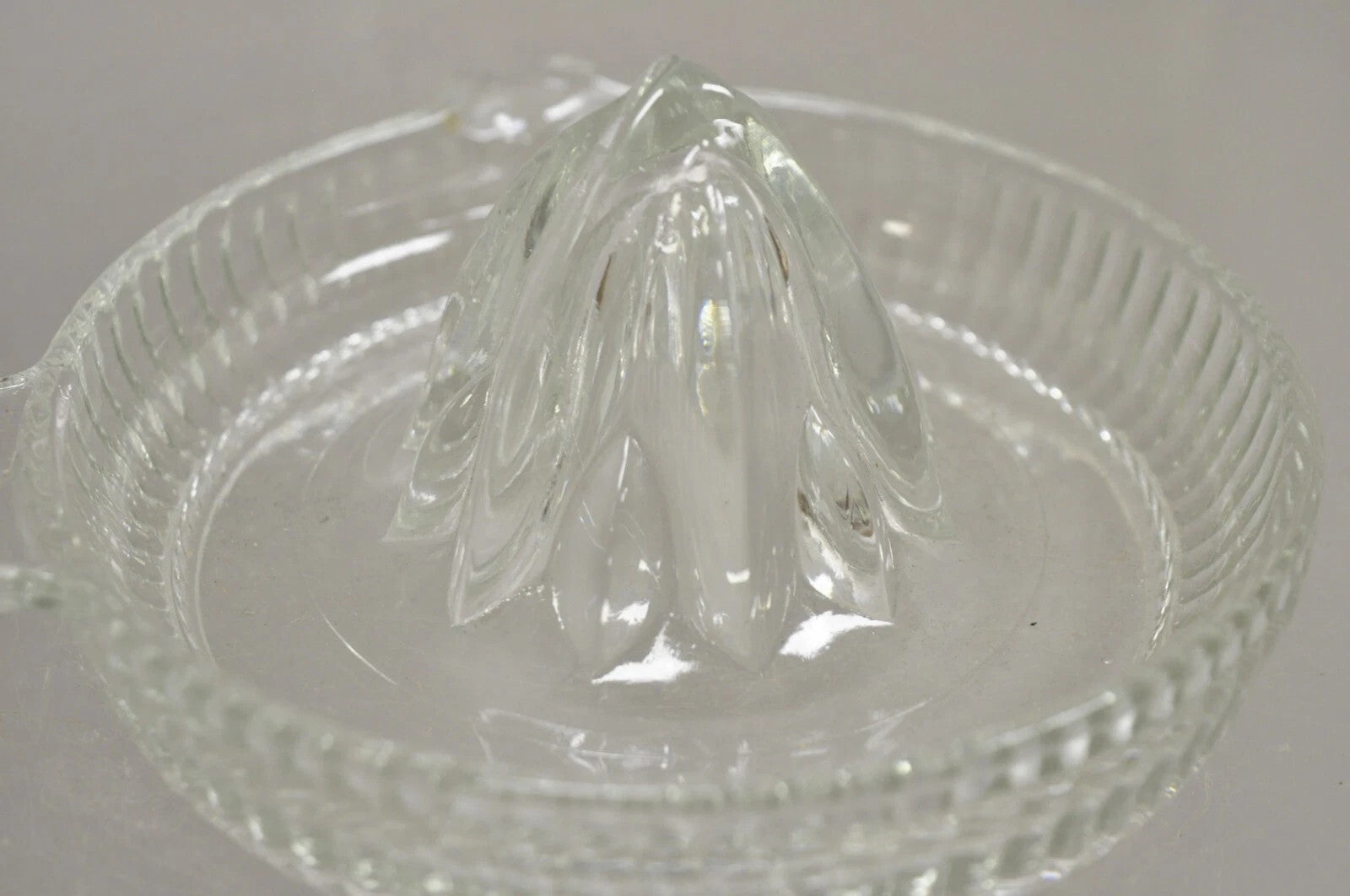 Vintage Art Deco Clear Glass Ribbed Hand Juicer Citrus Orange Handle & Lip