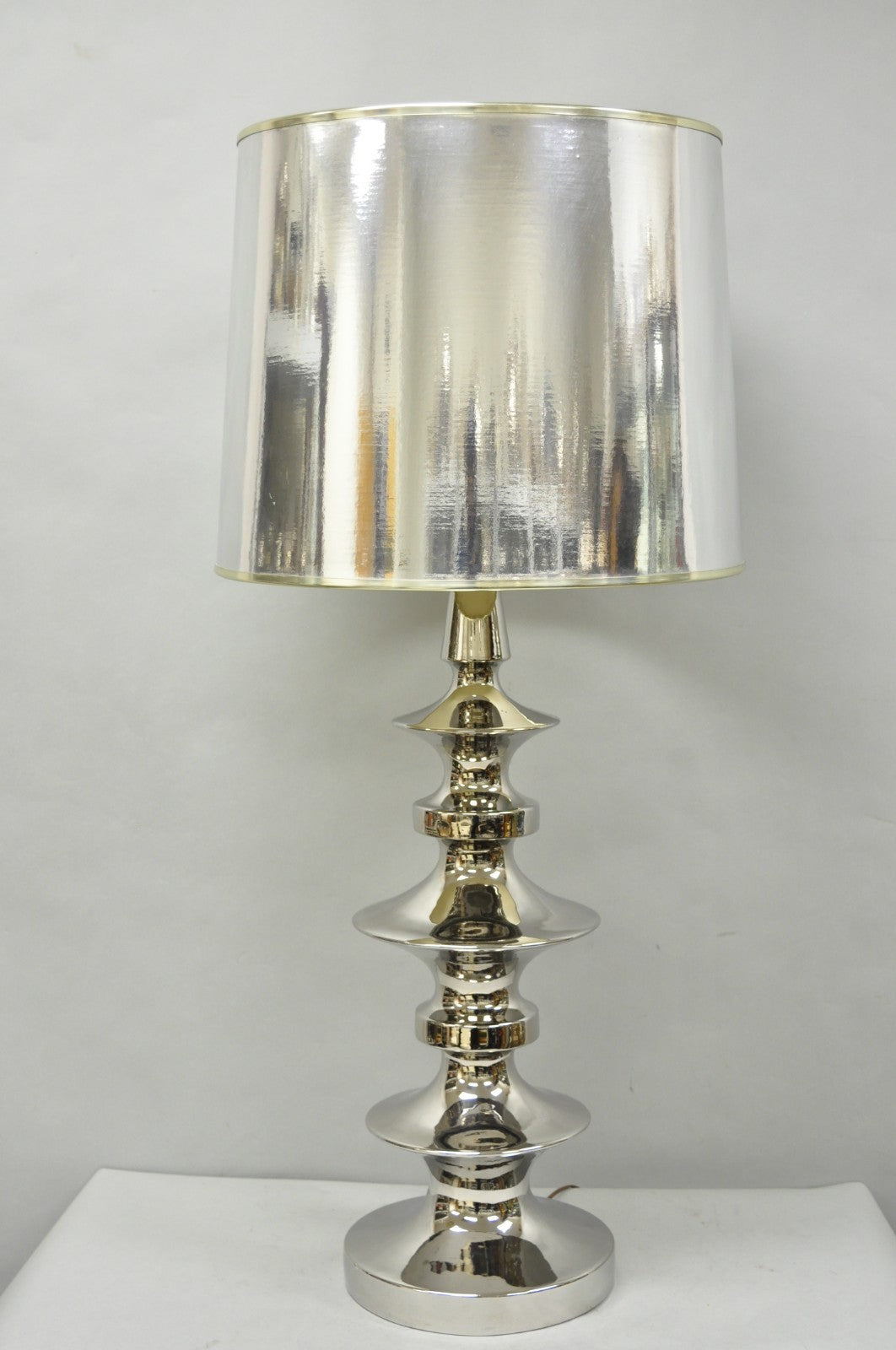 Vintage Italian Mid Century Modern Tall Sculptural Silver Ceramic Table Lamp