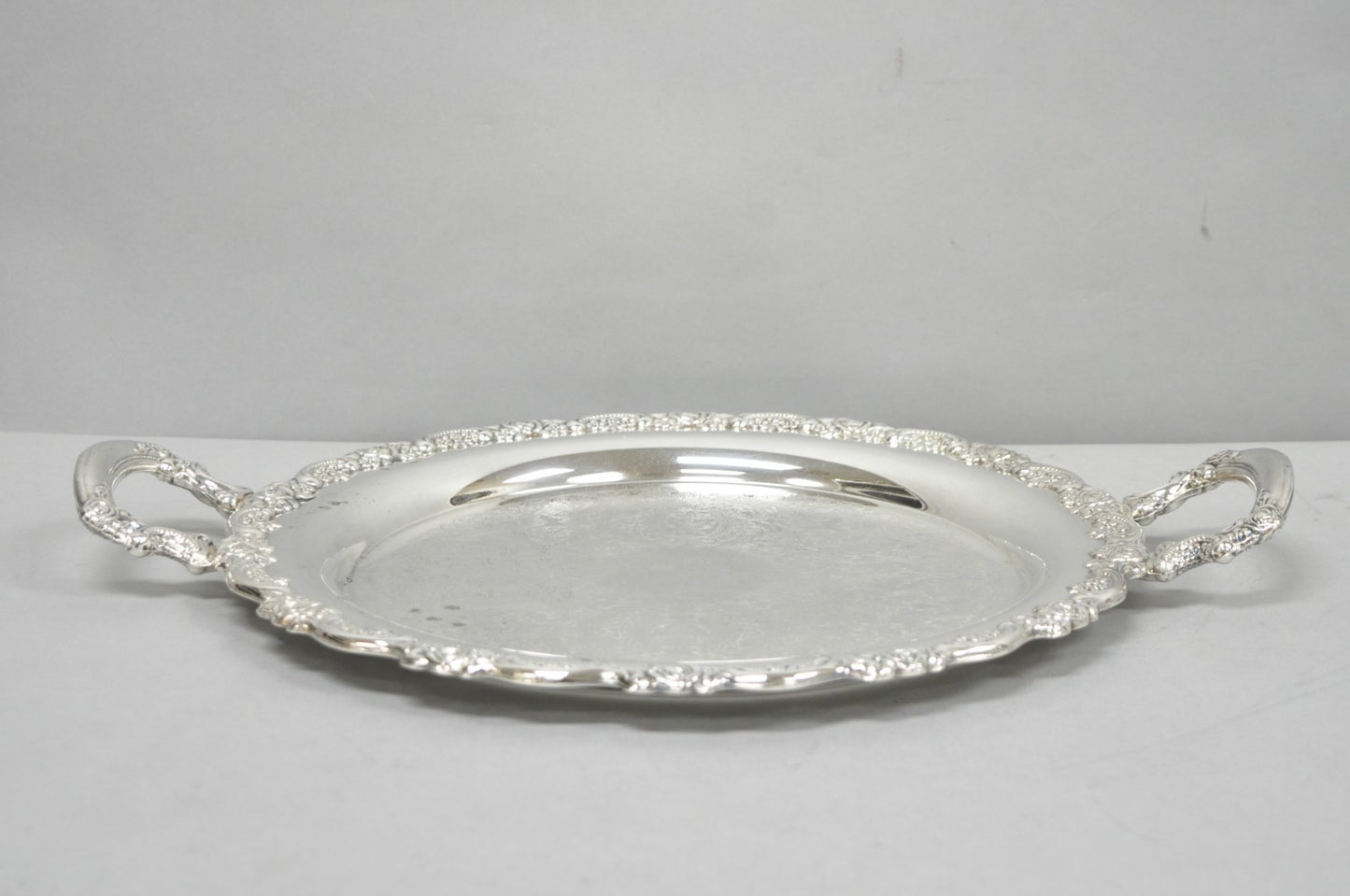 Vintage Oneida Silver Plated Round Twin Handle Serving Platter Bar Tray