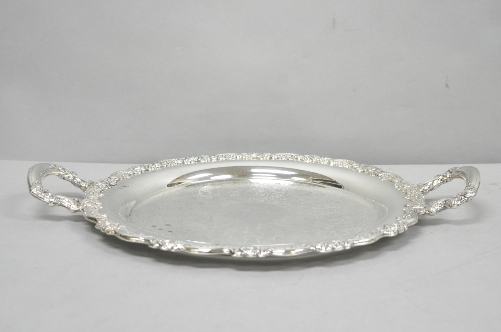 Vintage Oneida Silver Plated Round Twin Handle Serving Platter Bar Tray