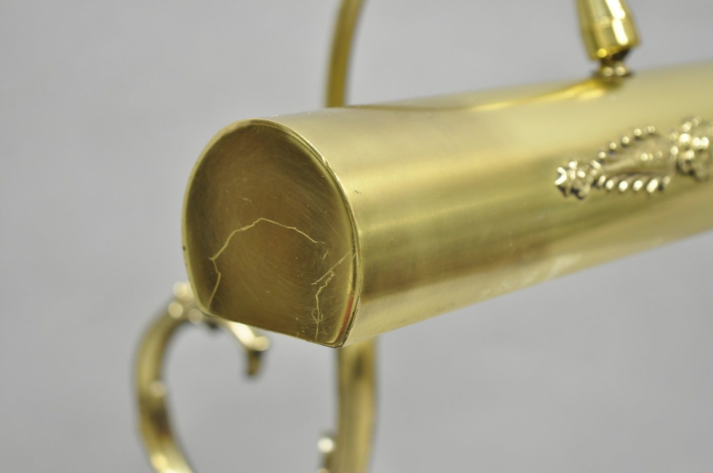 Vintage Victorian Style Brass Acanthus Scrolling Bankers Desk Table Lamp