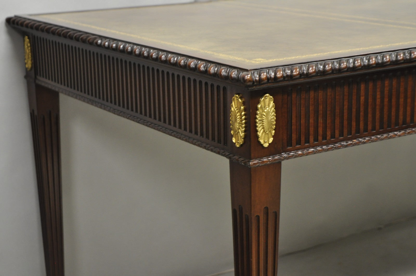 Vintage Baker Hepplewhite Style Mahogany Leather Top Executive Writing Desk