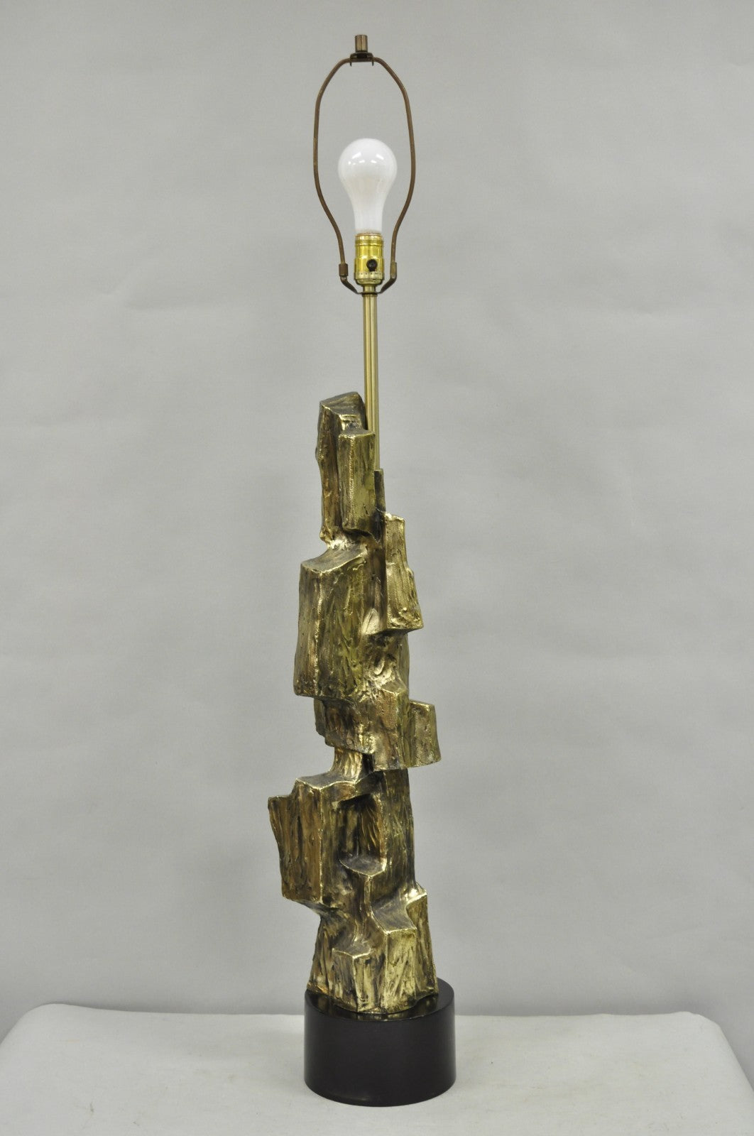 Vintage Richard Barr for Laurel Brutalist Mid Century Modern Metal Table Lamp