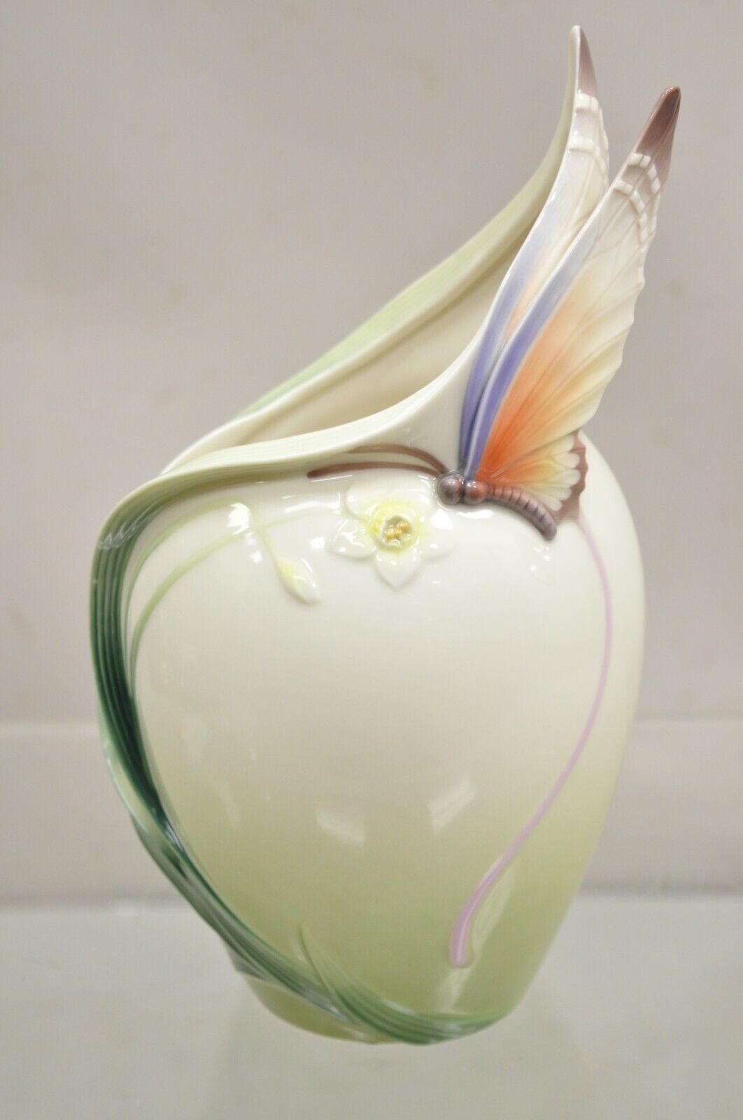 Franz Collection Papillon Butterfly Porcelain Ornamental Wine Cooler Vase