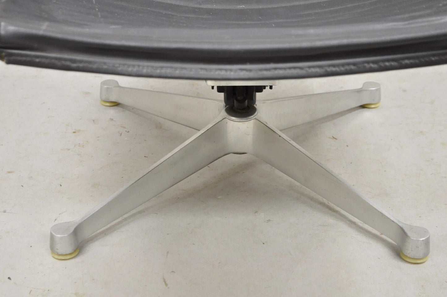 Vintage Herman Miller Charles and Ray Eames Design Swivel Aluminum Group Chair