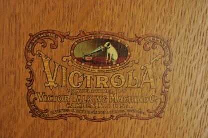 Victrola Victor Talking Machine Oak Case Record Player Model VV-IX-252347G