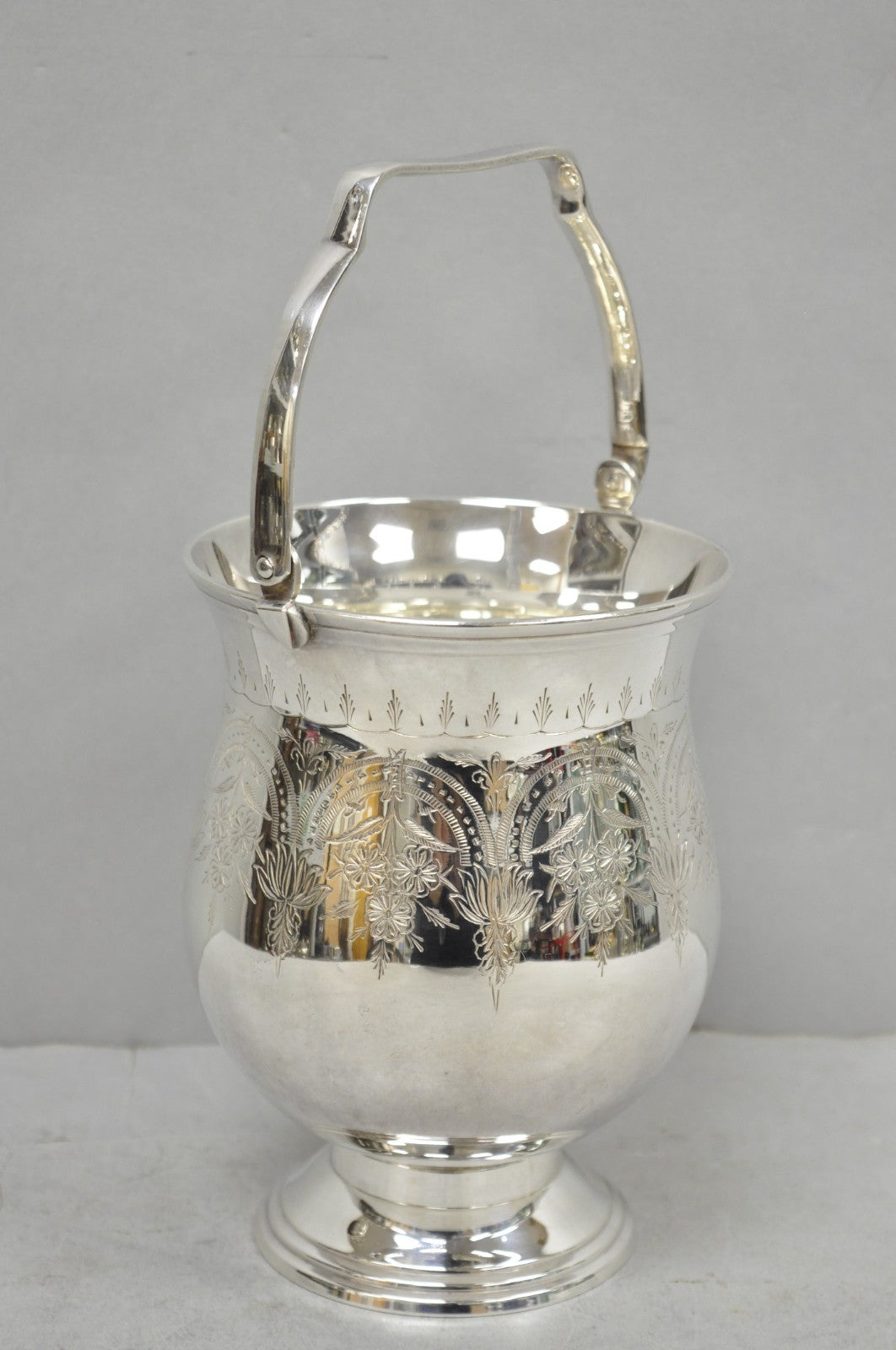 Vintage Leonard Victorian Silver Plated Small Ice Bucket Chiller w/ Handle