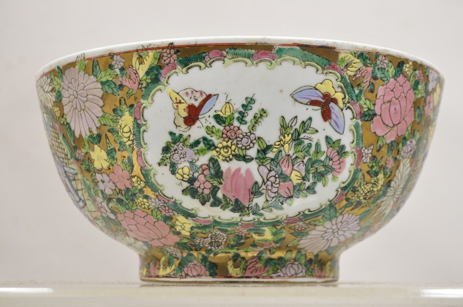 Vintage Rose Medallion Chinese Export Porcelain 12" Figural Painted Bowl