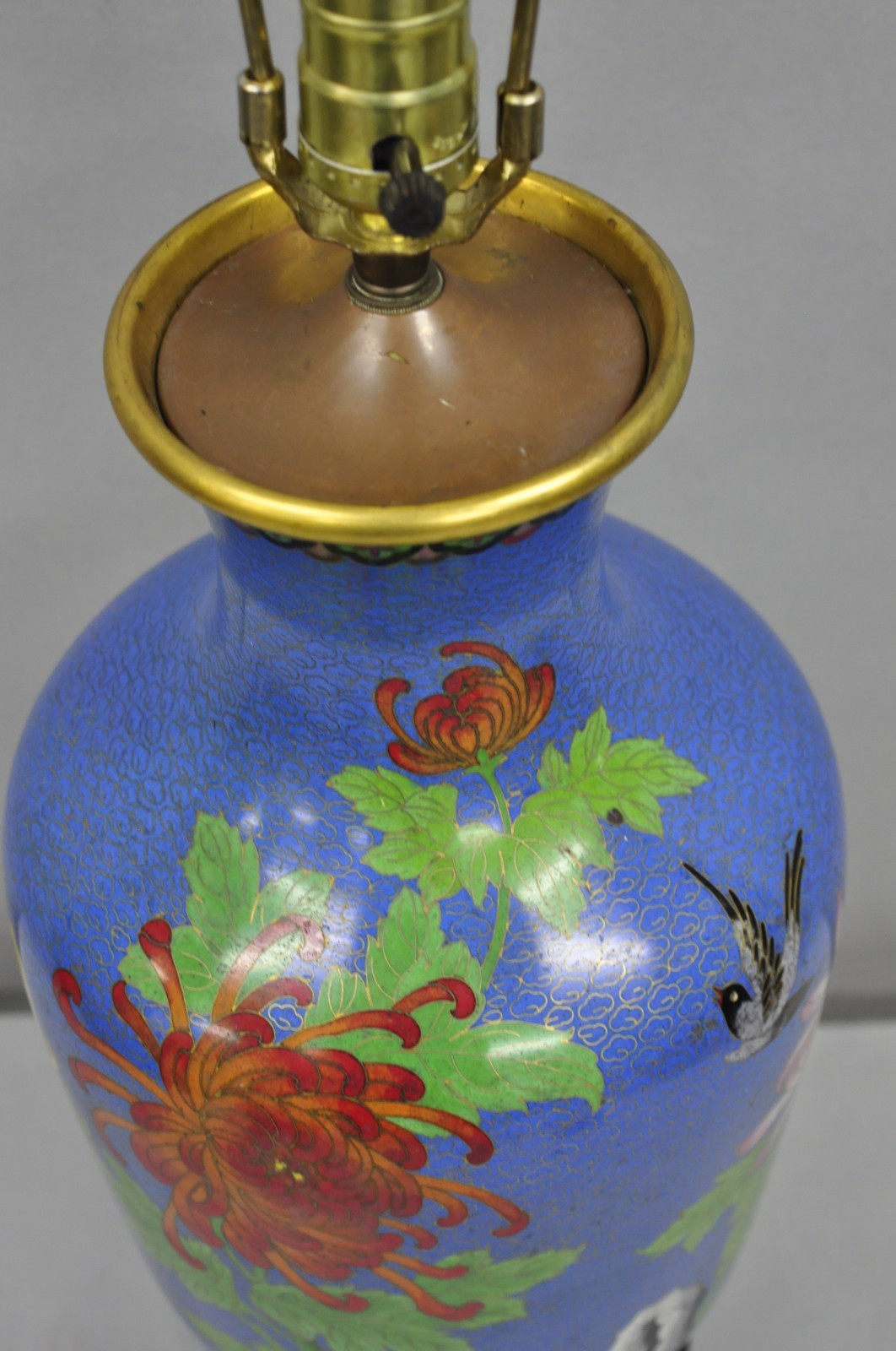 Vintage Chinoiserie Blue Cloisonné Enamel Oriental Brass Satsuma Vase Table Lamp