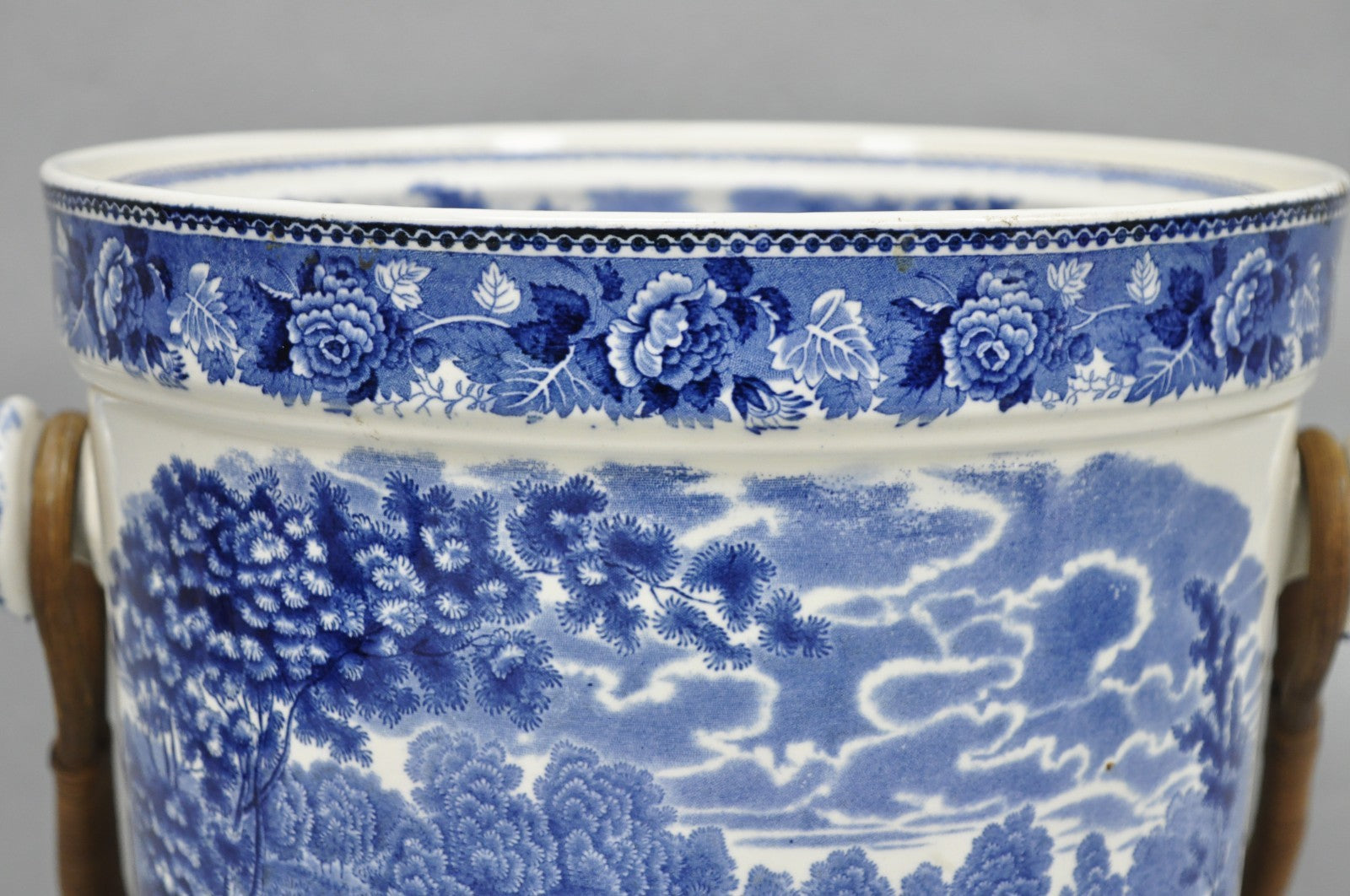 Wedgwood Landscape Etruria Pattern Blue White Porcelain Covered Slop Pot Commode
