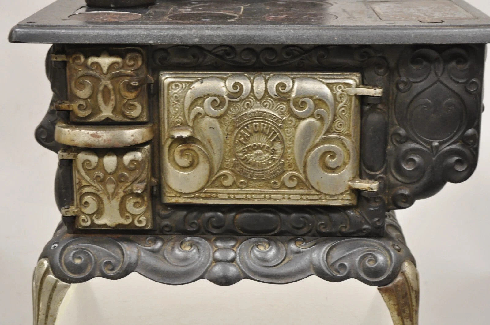 Antique Dolly's Favorite Cast Iron Child Salesman Sample Stove by Favorite Stove