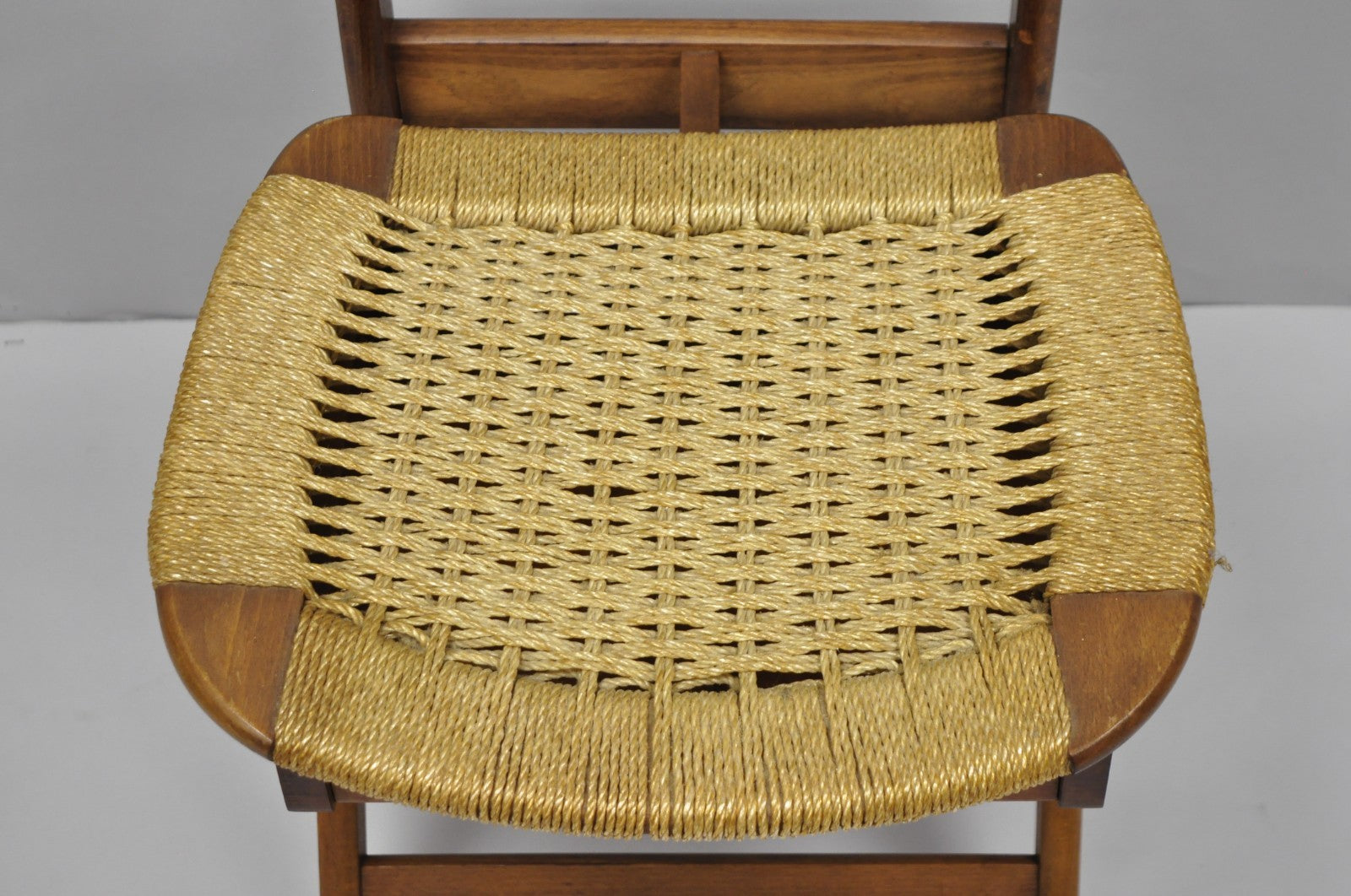 Vintage Mid Century Italian Modern Beech Wood Clothing Valet Chair Seat (A)