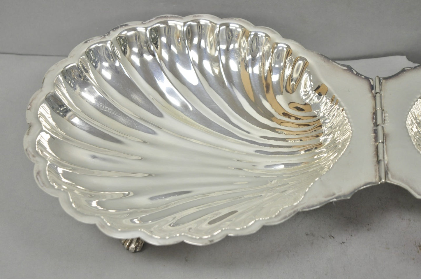 Vintage Regency Style Silver Plated Clam Shell Hinged Warmer with Floral Handle