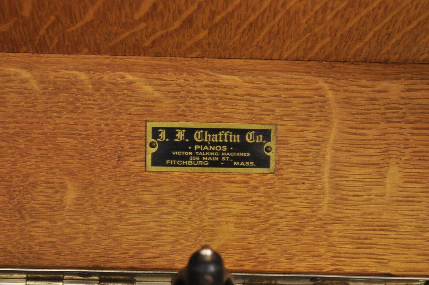 Victrola Victor Talking Machine Oak Case Record Player Model VV-IX-252347G