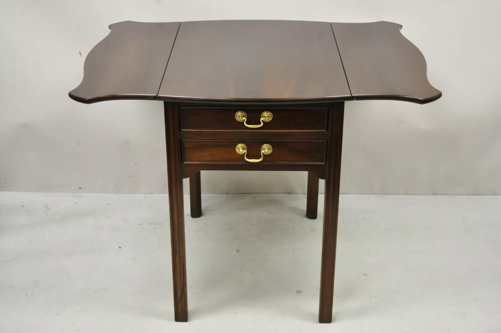 L & J G Stickley Georgian Solid Mahogany Drop Leaf Pembroke Lamp Side Table