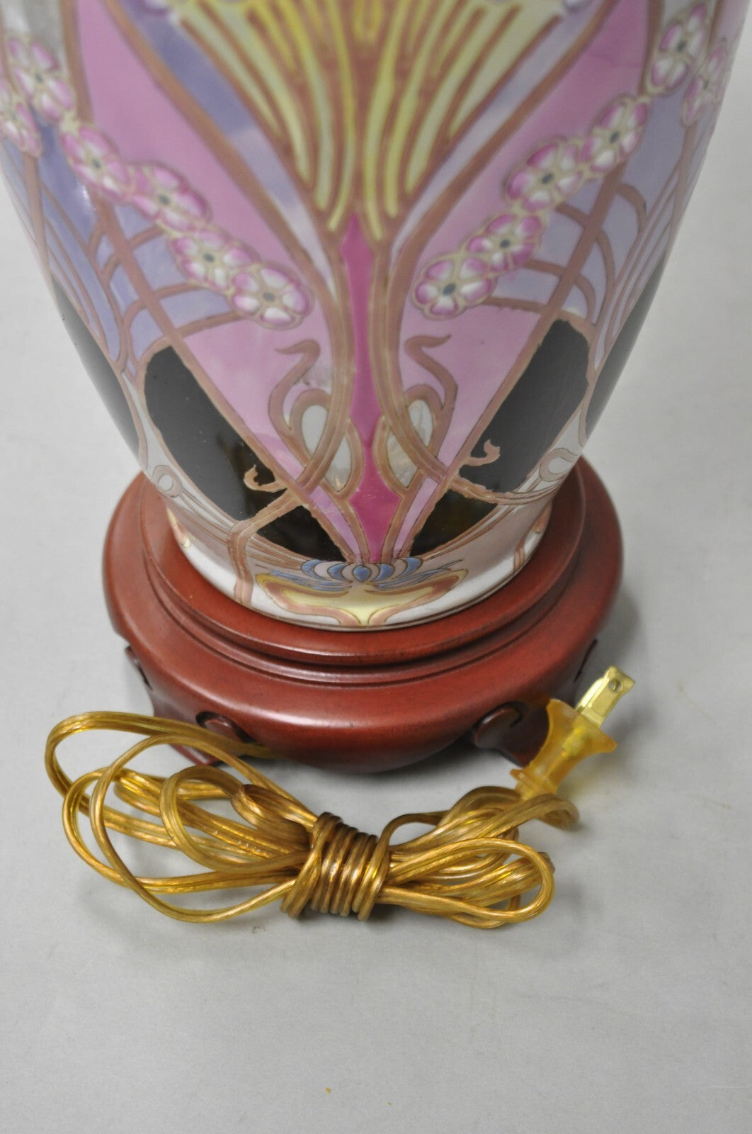 Vintage Chinoiserie Pink Glazed Porcelain Chinese Art Nouveau Table Lamp