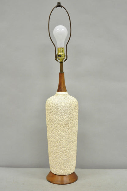 Vintage Mid Century Danish Modern FAIP Plaster Ceramic Daisy Flower Table Lamp