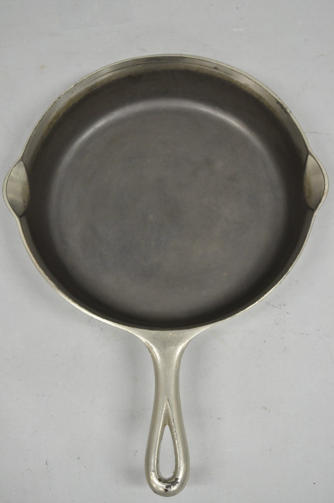 Vintage Griswold "Erie" 701 Cast Iron Skillet Frying Pan 7