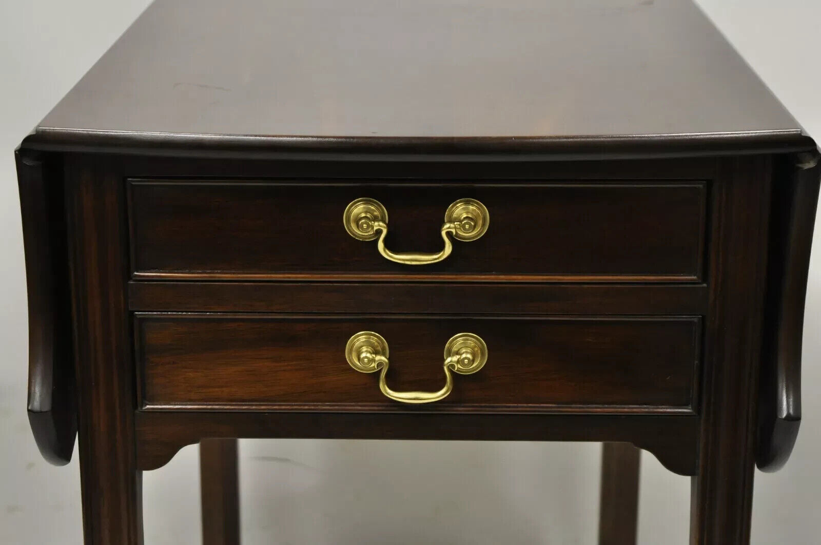 L & J G Stickley Georgian Solid Mahogany Drop Leaf Pembroke Lamp Side Table