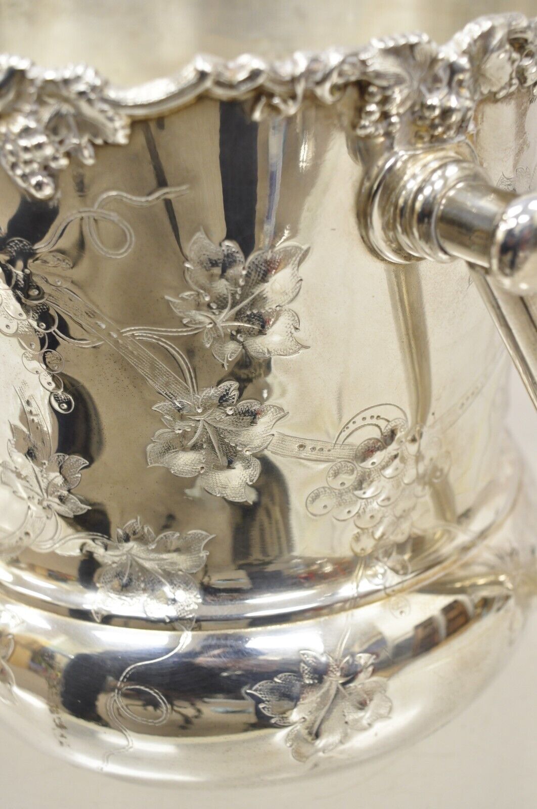 Antique BSCEP English Victorian Silver Plated  Grapevine Ice Bucket w Handle.