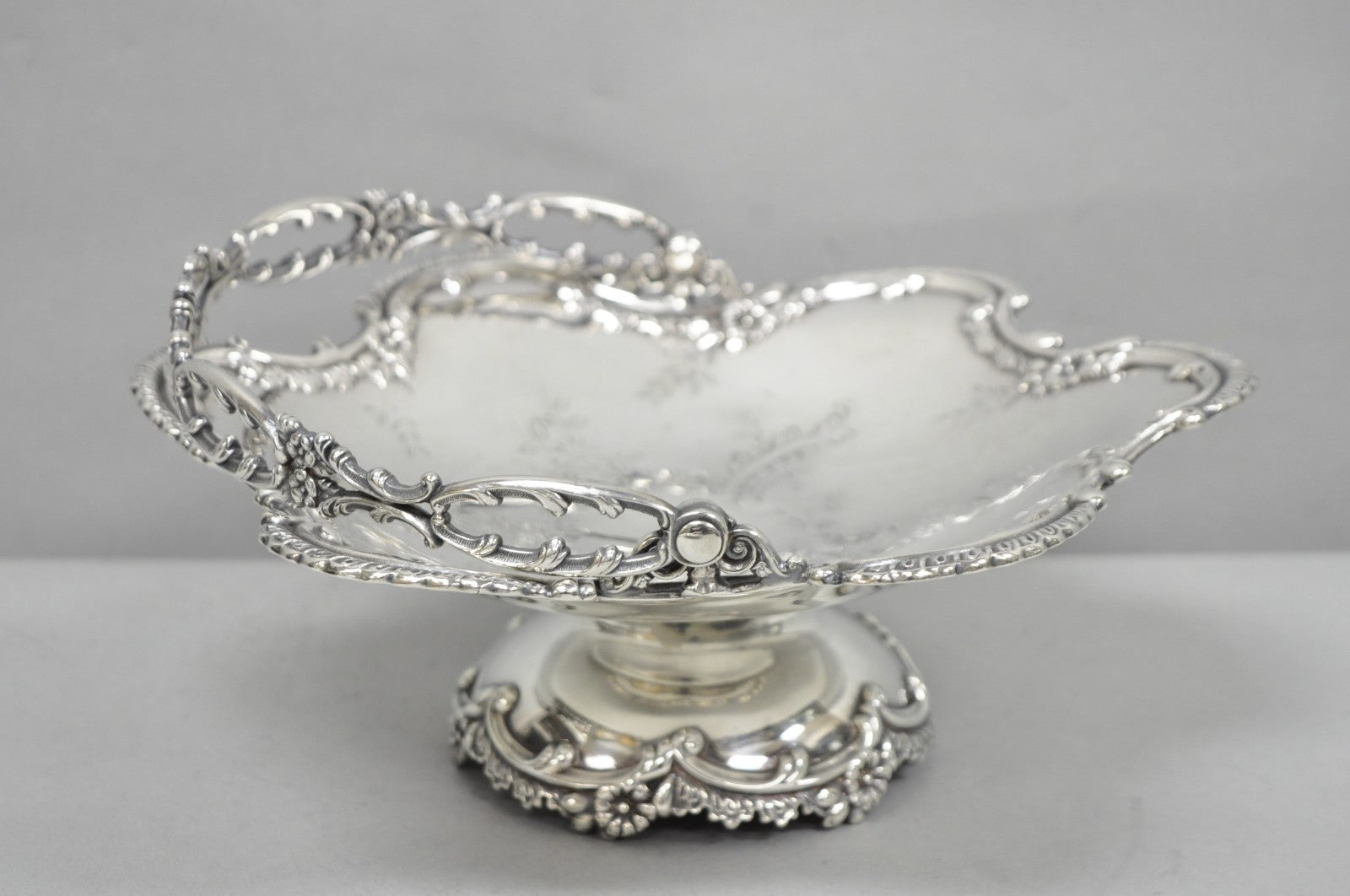 Antique Meriden Silver Plated Floral Repousse Pedestal Brides Wedding Basket