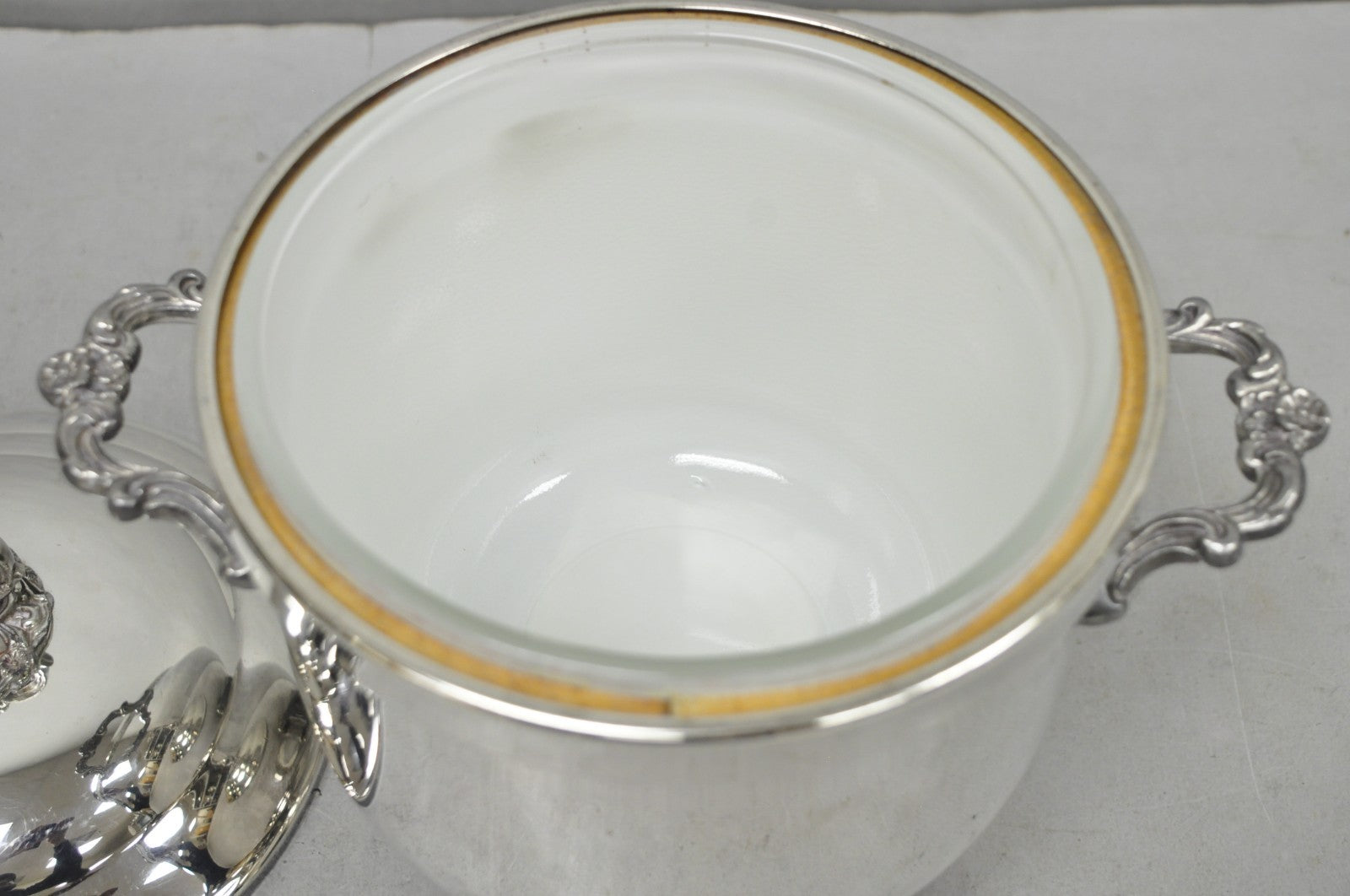 Vintage Victorian Silver Plated Footed and Covered Lidded Bar Ice Bucket