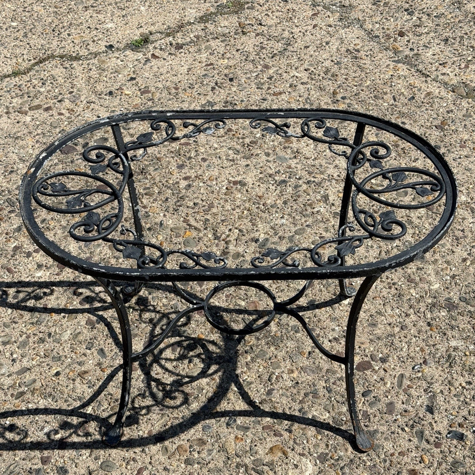 Vintage Salterini Style Leaf Vine Scroll Wrought Iron Oval Patio Coffee Table