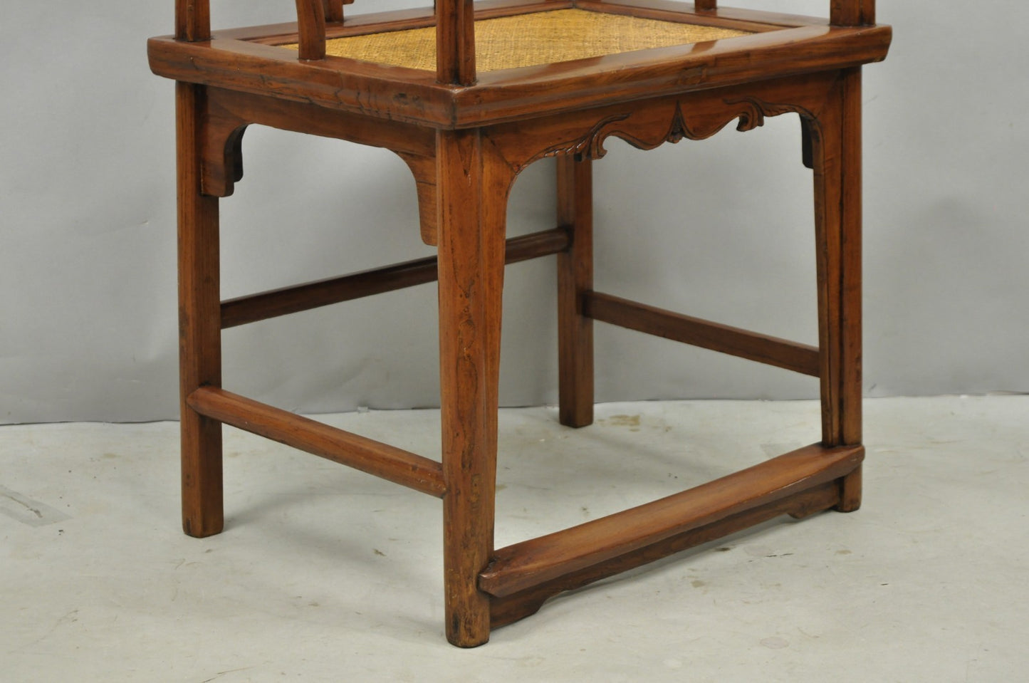 Antique Chinese Elm Hardwood Horseshoe Oriental Huanghuali Lounge Arm Chair