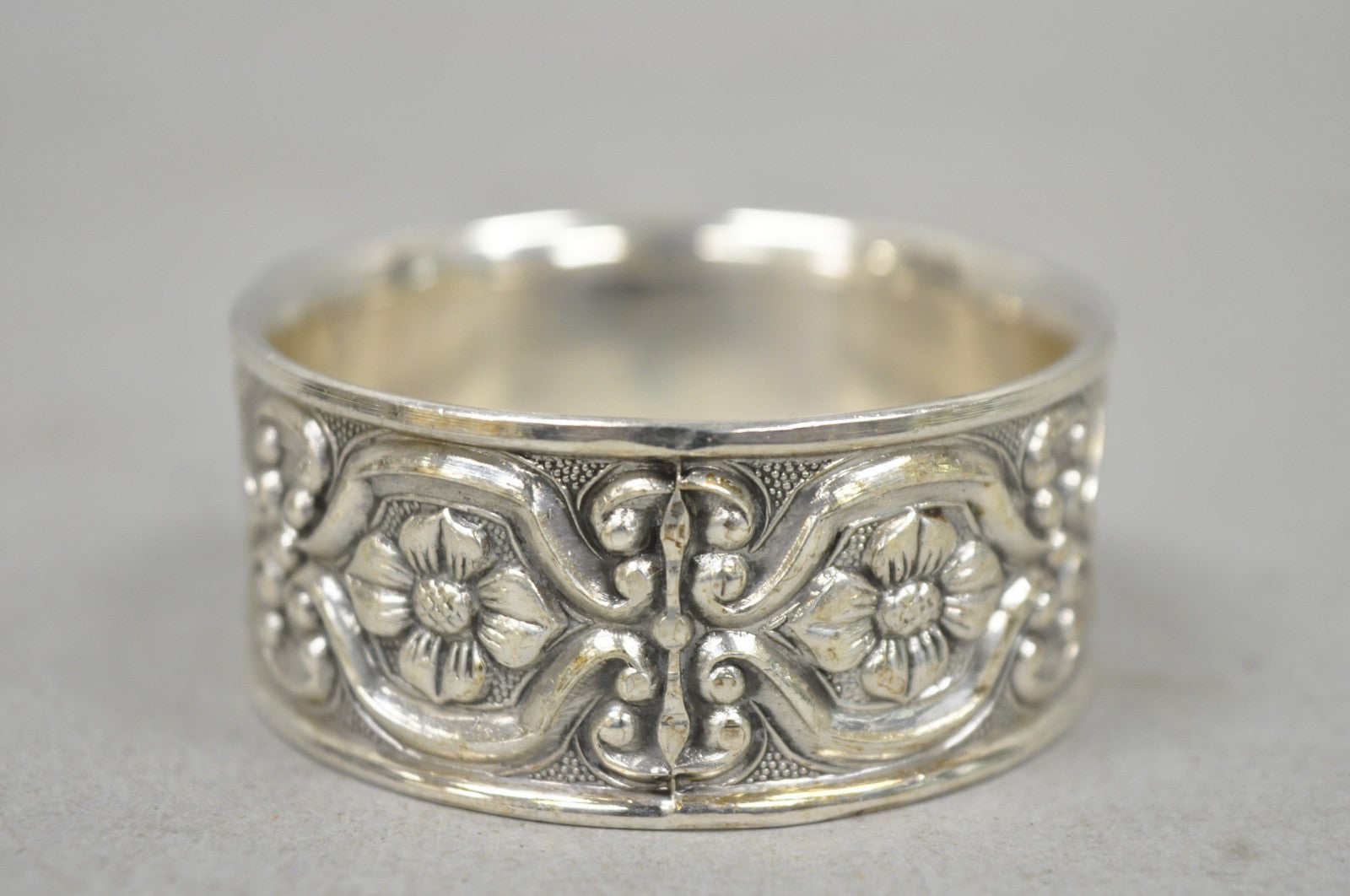 Vintage Victorian Style Silver Plated Floral Embossed Napkin Rings - Set of 12