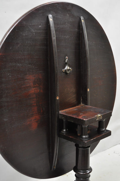 Antique English George III Queen Anne Style Mahogany Tilt Top Round Tea Table