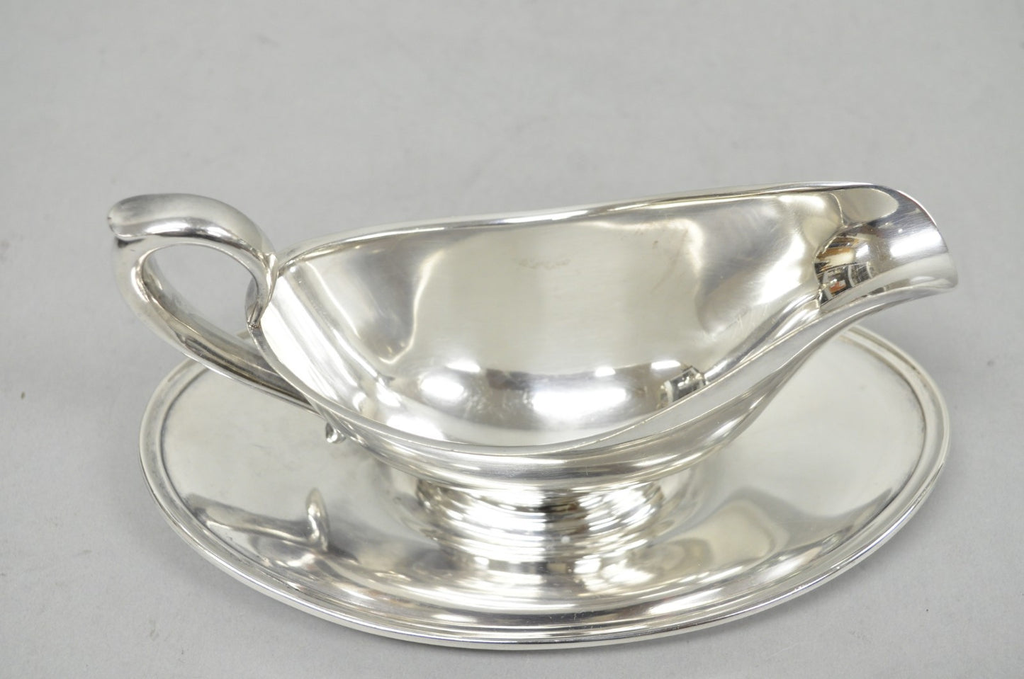 Vintage Gorham Y430 Victorian Silver Plated Gravy Sauce Boat w / Dish