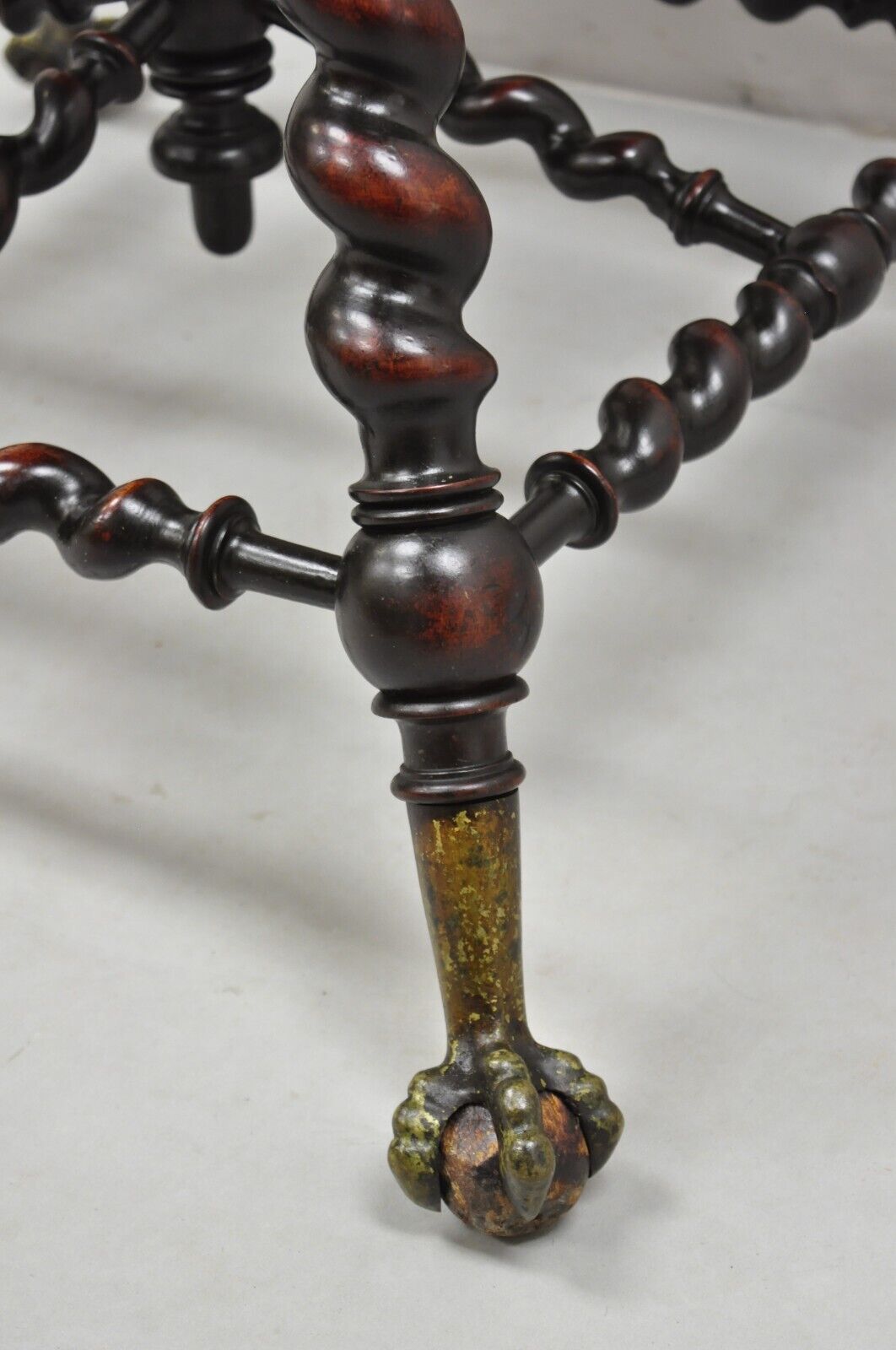 Merklen Brothers Victorian Barley Twist Mahogany Occasional Parlor Table